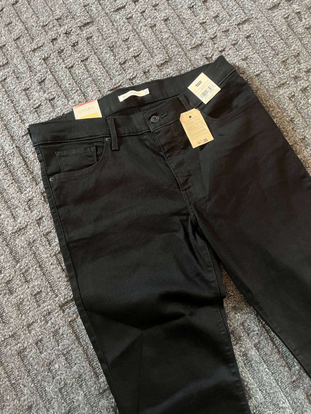 32x32 Levi’s 314 Shaping Straight plus sized Woman’s jeans